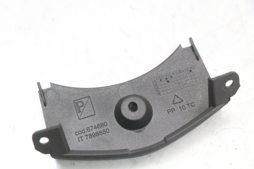 photo de PANEL INTERIOR SUPERIOR PIAGGIO X10 125 (2012 - 2017) - Otra perspectiva