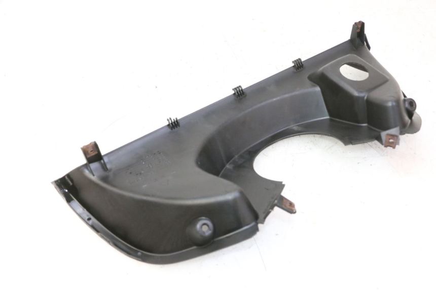 photo de TAPA FRONTAL SUPERIOR YAMAHA YP MAJESTY 125 (2007 - 2010) - Primer plano técnico