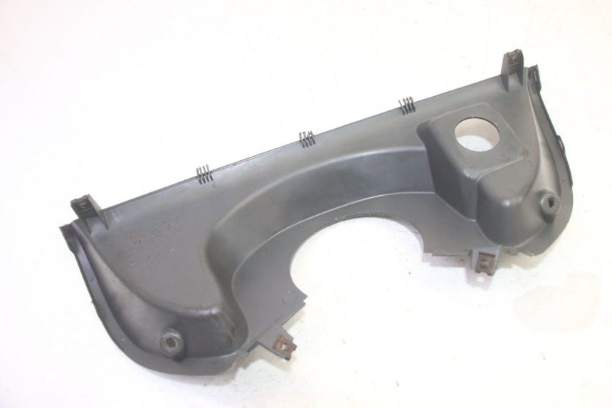 photo de TAPA FRONTAL SUPERIOR YAMAHA YP MAJESTY 125 (2002 - 2006) - Primer plano técnico