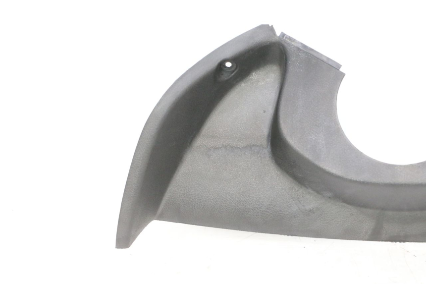 photo de TAPA FRONTAL SUPERIOR YAMAHA YP MAJESTY 125 (1998 - 2001) - Detalle de la pieza