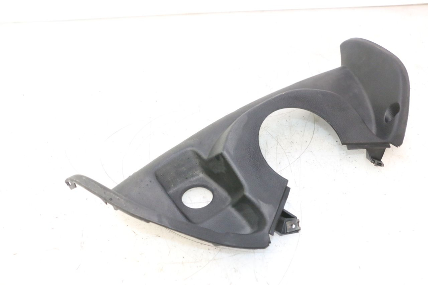 photo de TAPA FRONTAL SUPERIOR YAMAHA YP MAJESTY 125 (2002 - 2006) - Detalle de la pieza