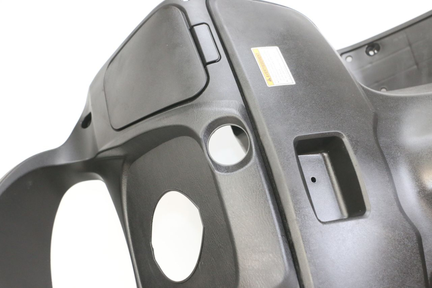 photo de TAPA FRONTAL INTERIOR SUZUKI BURGMAN 125 (2018 - 2021) - Perfil de la pieza de repuesto