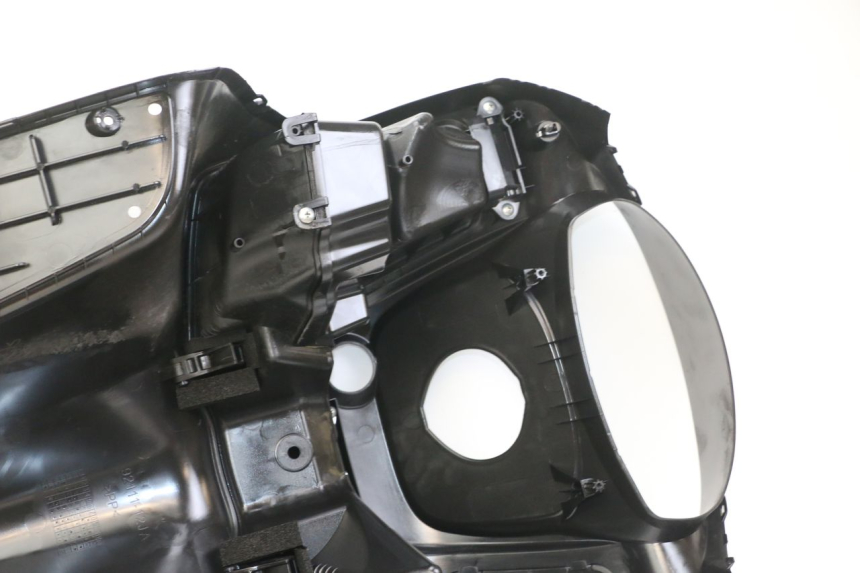 photo de TAPA FRONTAL INTERIOR SUZUKI BURGMAN 125 (2018 - 2021) - Recambio usado revisado