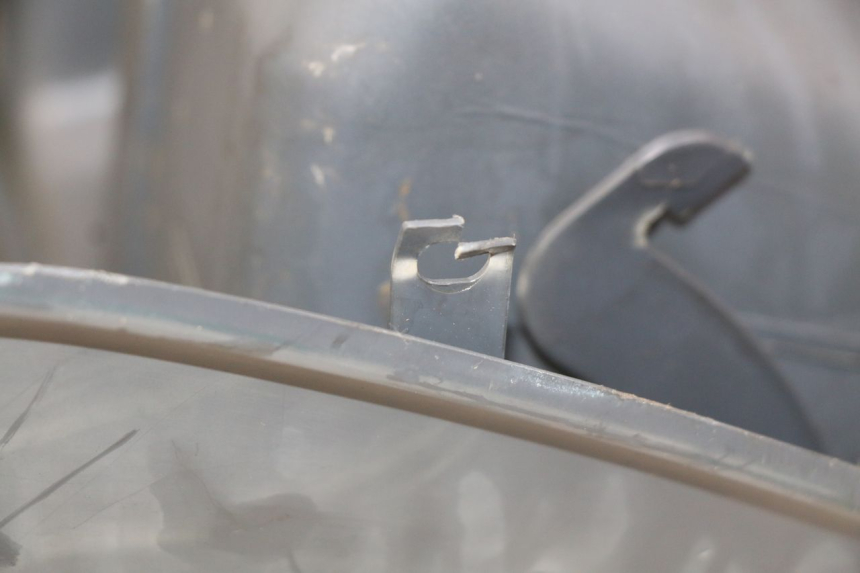 photo de PANEL INTERIOR PEUGEOT SV 125 (1991 - 1994) - Detalles de los puntos de fijación