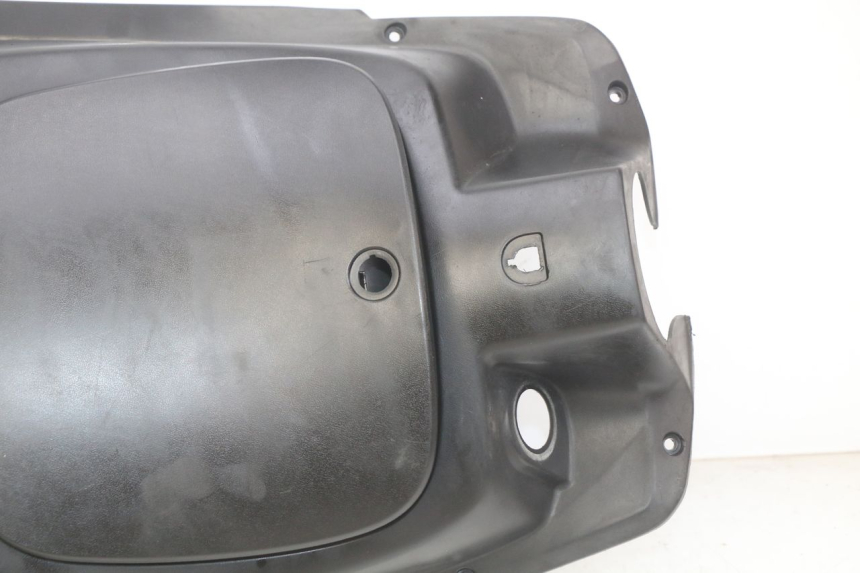 photo de PANEL INTERIOR SYM SYMPHONY 125 (2009 - 2015) - Primer plano de alta resolución