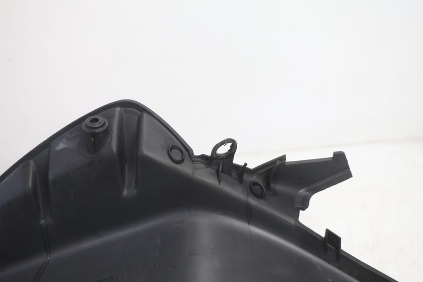photo de TAPA FRONTAL INTERIOR PEUGEOT TREKKER 50 (1995 - 2004) - Primer plano técnico