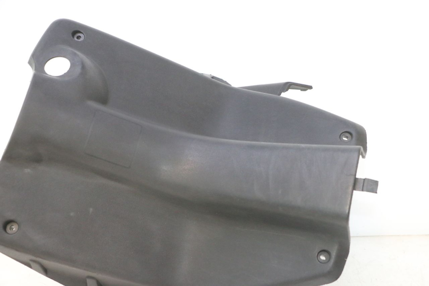 photo de TAPA FRONTAL INTERIOR PEUGEOT TREKKER 50 (1995 - 2004) - Primer plano de alta resolución
