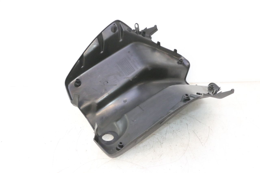 photo de TAPA FRONTAL INTERIOR PEUGEOT TREKKER 50 (1995 - 2004) - Primer plano técnico