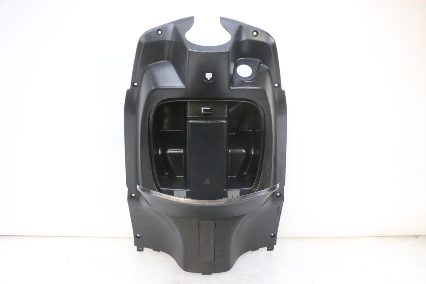 photo de TAPA FRONTAL INTERIOR PEUGEOT TWEET PRO EFI 4T 50 (2021 - 2022) - Detalle de la pieza