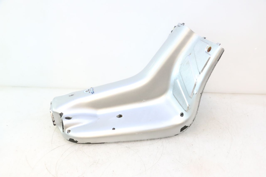 photo de TAPA FRONTAL INTERIOR PIAGGIO TYPHOON 50 (1993 - 1999) - Características distintivas