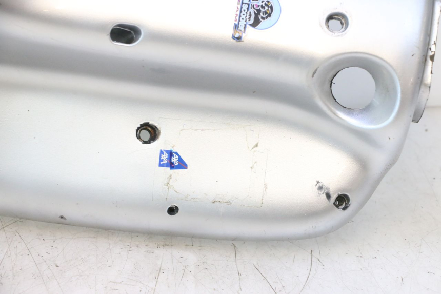 photo de TAPA FRONTAL INTERIOR PIAGGIO TYPHOON 50 (1993 - 1999) - Perfil de la pieza de repuesto