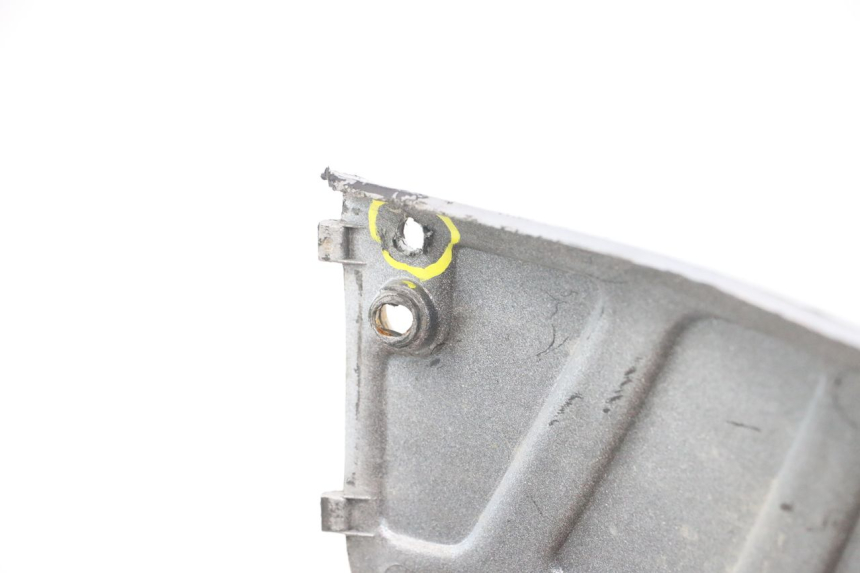 photo de TAPA FRONTAL INTERIOR PIAGGIO TYPHOON 50 (1993 - 1999) - Detalles de los puntos de fijación