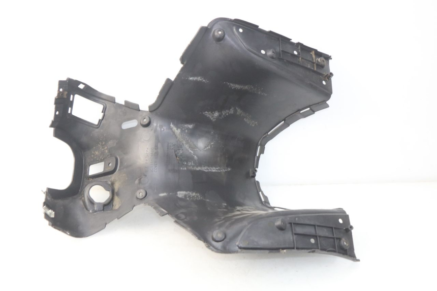 photo de TAPA FRONTAL INTERIOR SUZUKI UC EPICURO 125 (1999 - 2003) - Primer plano técnico