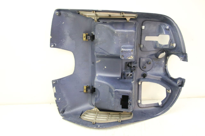 photo de TAPA FRONTAL INTERIOR PIAGGIO VESPA GRANTURISMO 125 (2003 - 2007) - Detalle de la pieza