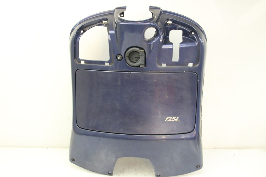 photo de TAPA FRONTAL INTERIOR PIAGGIO VESPA GRANTURISMO 125 (2003 - 2007) - Otra perspectiva
