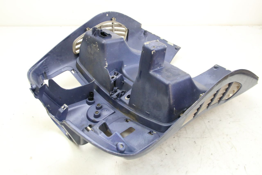 photo de TAPA FRONTAL INTERIOR PIAGGIO VESPA GRANTURISMO 125 (2003 - 2007) - Estado de la superficie y material