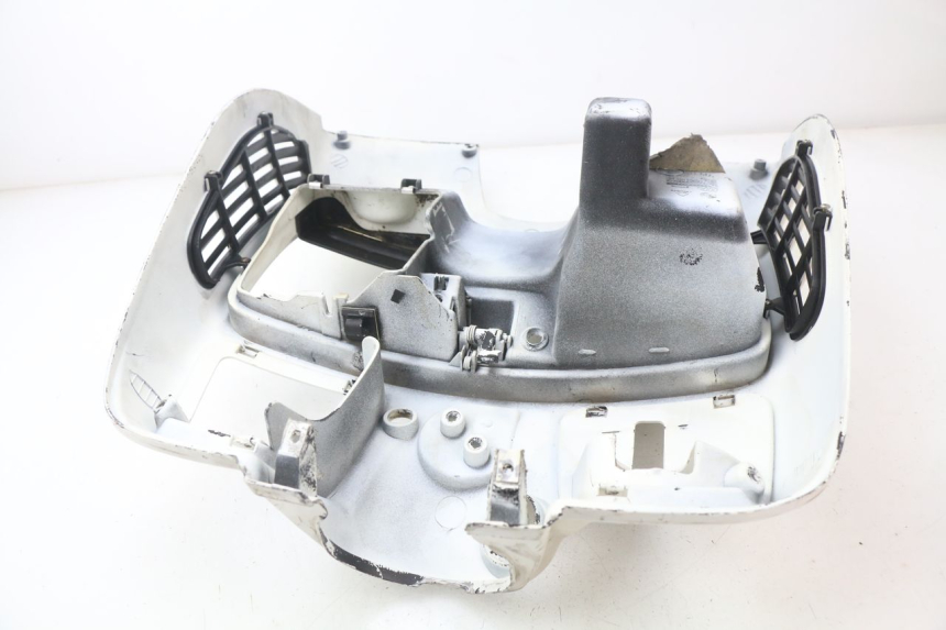 photo de TAPA FRONTAL INTERIOR PIAGGIO VESPA GTS SUPER IE 125 (2009 - 2016) - Detalle de la pieza