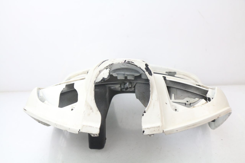 photo de TAPA FRONTAL INTERIOR PIAGGIO VESPA GTS SUPER IE 125 (2009 - 2016) - Marcados y referencias originales