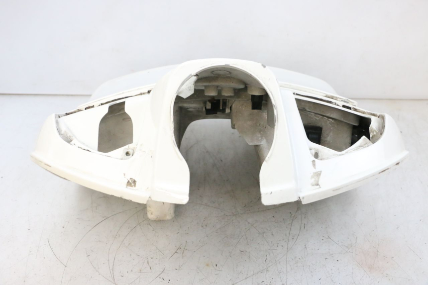 photo de TAPA FRONTAL INTERIOR PIAGGIO VESPA GTS SUPER IE 125 (2009 - 2016) - Detalle de la pieza