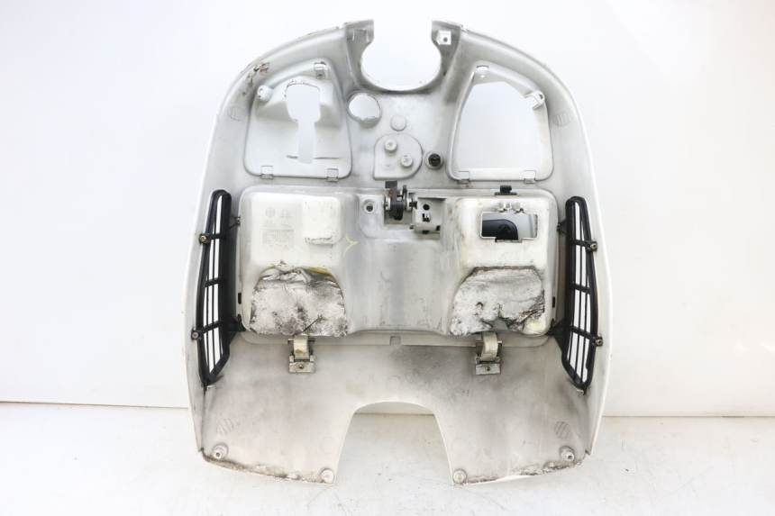 photo de TAPA FRONTAL INTERIOR PIAGGIO VESPA GTS SUPER IE 125 (2009 - 2016) - Estado de la superficie y material
