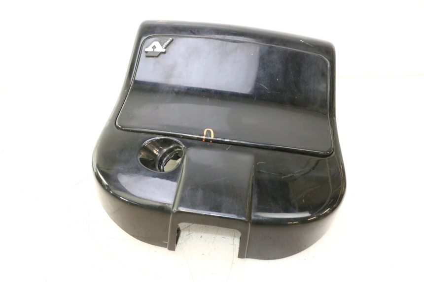 photo de TAPA FRONTAL INTERIOR PIAGGIO VESPA PK FL 2T 50 (1990 - 1996) - Primer plano técnico