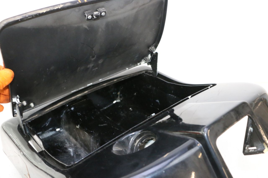 photo de TAPA FRONTAL INTERIOR PIAGGIO VESPA PK FL 2T 50 (1990 - 1996) - Detalles de los puntos de fijación