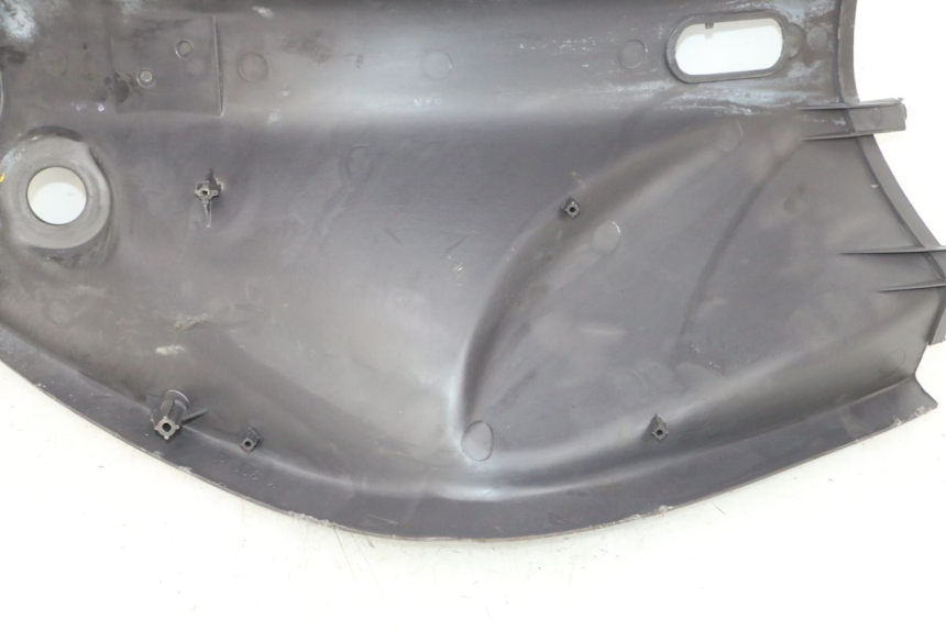 photo de TAPA FRONTAL INTERIOR PEUGEOT VIVACITY 100 (1999 - 2008) - Detalles de los puntos de fijación