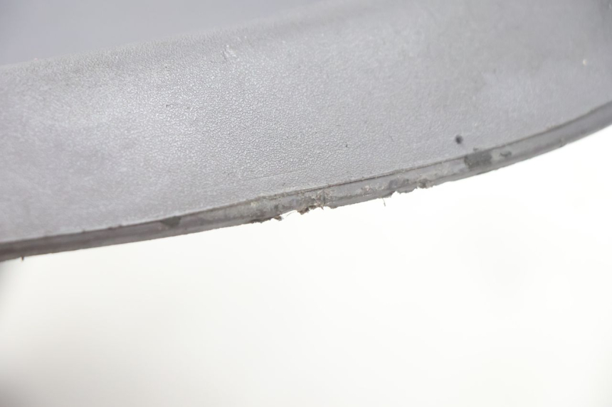 photo de TAPA FRONTAL INTERIOR PEUGEOT VIVACITY 100 (1999 - 2008) - Zoom sobre los componentes