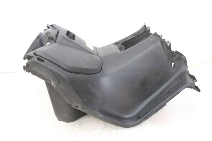 photo de TAPA FRONTAL INTERIOR YAMAHA X-MAX XMAX ABS 250 (2010 - 2012) - Primer plano de alta resolución