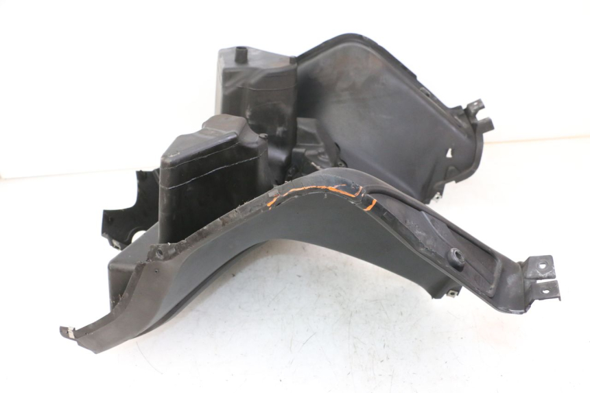 photo de TAPA FRONTAL INTERIOR YAMAHA X-MAX XMAX ABS 250 (2010 - 2012) - Vista general del producto