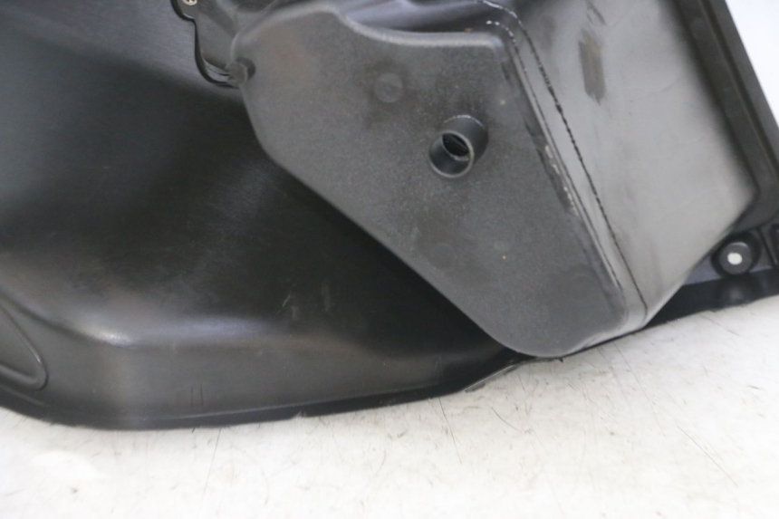 photo de PANEL INTERIOR YAMAHA X-MAX XMAX 125 (2010 - 2013) - Primer plano técnico