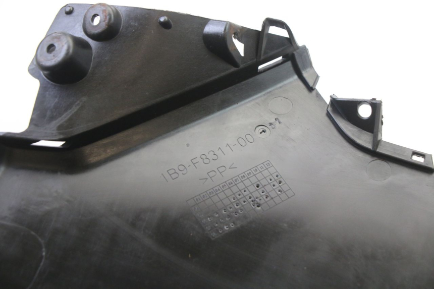 photo de PANEL INTERIOR YAMAHA XMAX X-MAX 125 (2006 - 2009) - Zoom sobre los componentes