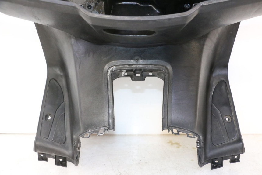 photo de PANEL INTERIOR YAMAHA X-MAX XMAX 125 (2010 - 2013) - Enfoque en la estructura