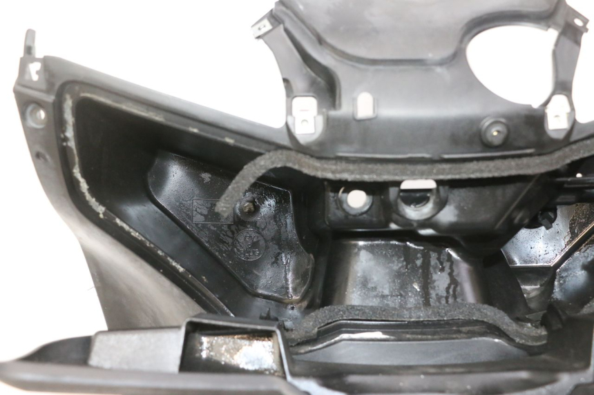 photo de PANEL INTERIOR YAMAHA X-MAX XMAX 125 (2010 - 2013) - Perfil de la pieza de repuesto