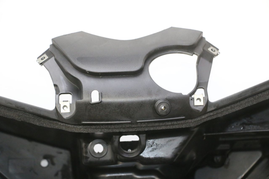 photo de PANEL INTERIOR YAMAHA X-MAX XMAX 125 (2010 - 2013) - Perfil de la pieza de repuesto
