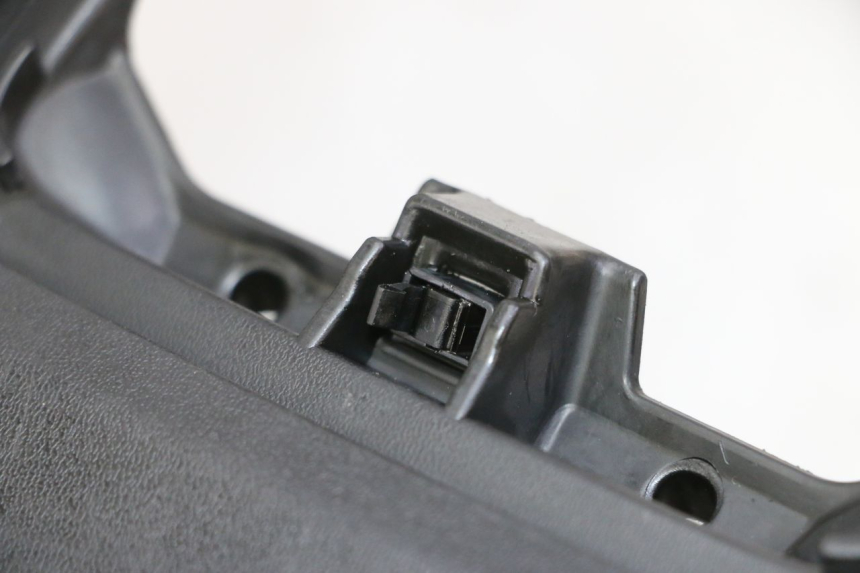 photo de PANEL INTERIOR YAMAHA X-MAX XMAX 125 (2010 - 2013) - Zoom estado de uso