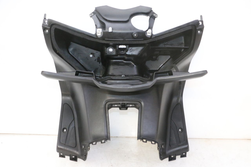 photo de PANEL INTERIOR YAMAHA X-MAX XMAX 125 (2010 - 2013) - Detalles de los puntos de fijación