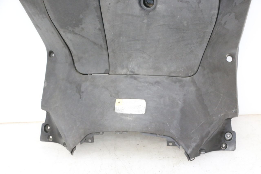 photo de PANEL INTERIOR YAMAHA X-MAX XMAX 250 (2006 - 2009) - Enfoque en la estructura