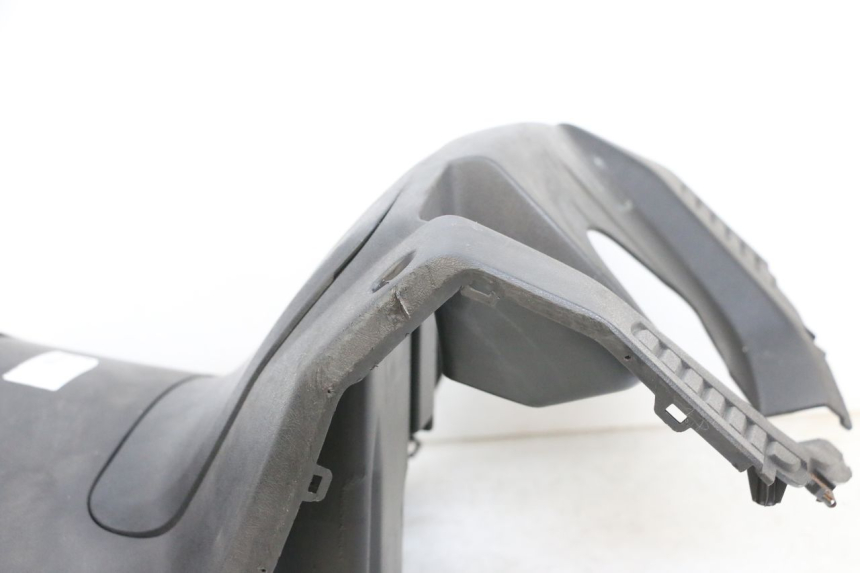 photo de PANEL INTERIOR YAMAHA XMAX X-MAX 125 (2006 - 2009) - Zoom sobre los componentes