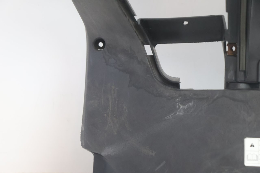 photo de PANEL INTERIOR YAMAHA XMAX X-MAX 125 (2006 - 2009) - Primer plano técnico