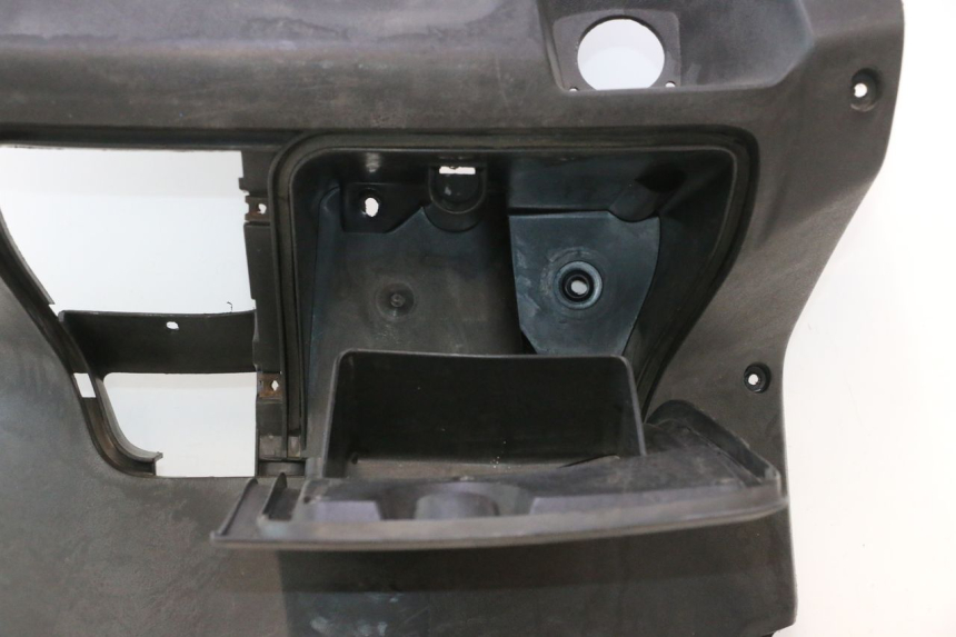 photo de PANEL INTERIOR YAMAHA XMAX X-MAX 125 (2006 - 2009) - Detalle de la pieza