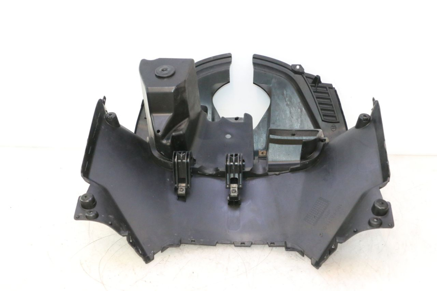photo de PANEL INTERIOR YAMAHA XMAX X-MAX 125 (2006 - 2009) - Detalles de los puntos de fijación