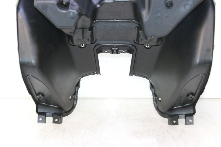 photo de PANEL INTERIOR YAMAHA X-MAX XMAX 125 (2010 - 2013) - Primer plano de alta resolución