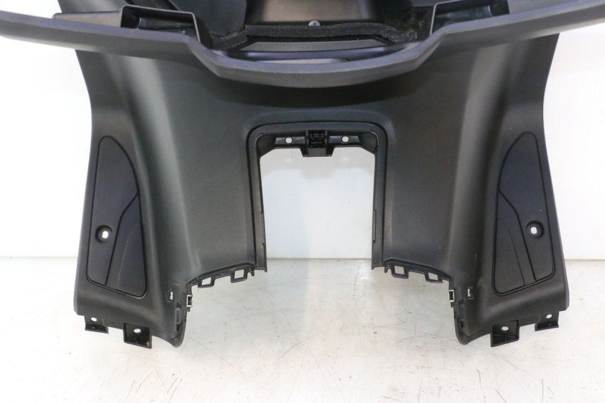 photo de PANEL INTERIOR YAMAHA X-MAX XMAX 125 (2010 - 2013) - Primer plano técnico