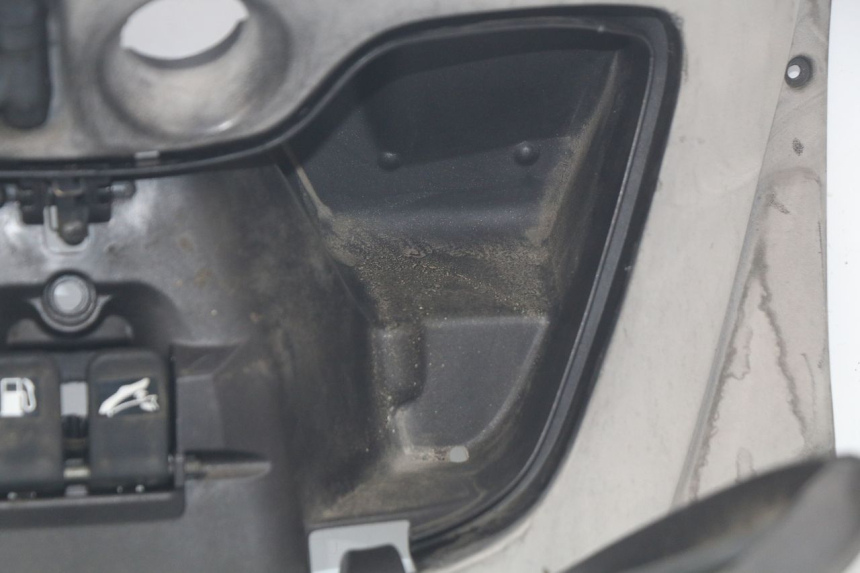 photo de PANEL INTERIOR PIAGGIO X9 EVOLUTION 250 (2003 - 2007) - Inspección visual detallada