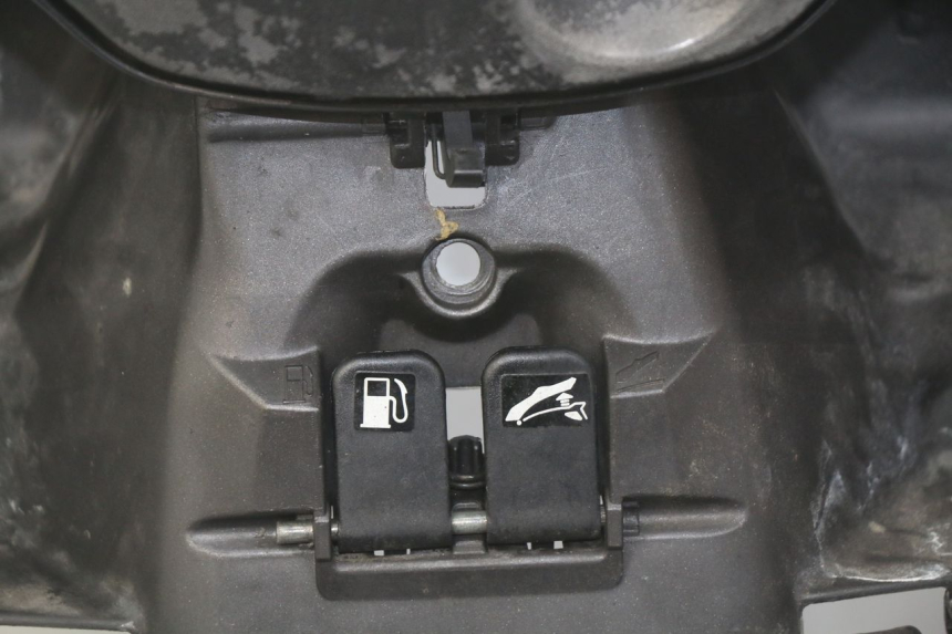 photo de PANEL INTERIOR PIAGGIO X9 EVOLUTION 125 (2003 - 2007) - Primer plano de alta resolución