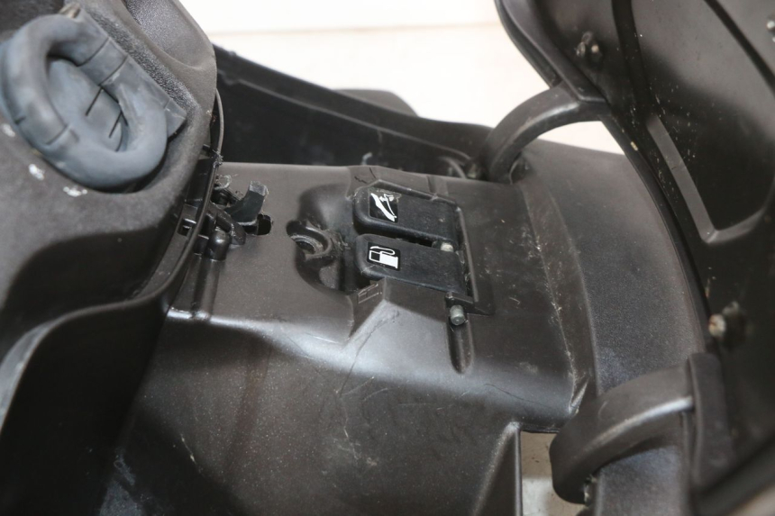 photo de PANEL INTERIOR PIAGGIO X9 EVOLUTION 125 (2003 - 2007) - Otra vista del artículo