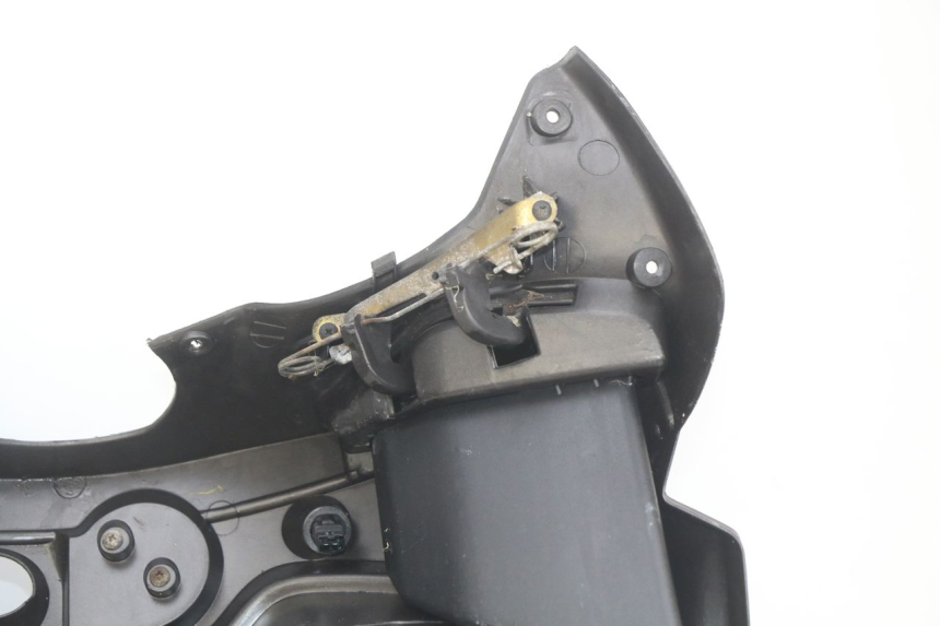 photo de PANEL INTERIOR PIAGGIO X9 EVOLUTION 125 (2003 - 2007) - Primer plano técnico