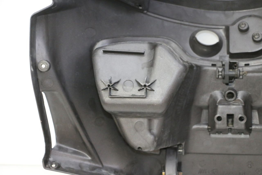 photo de PANEL INTERIOR PIAGGIO X9 EVOLUTION 125 (2003 - 2007) - Características distintivas