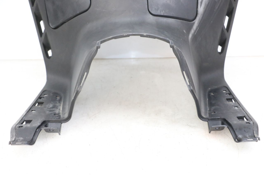 photo de TAPA FRONTAL INTERIOR KYMCO XCITING 250 (2006 - 2009) - Zoom sobre los componentes